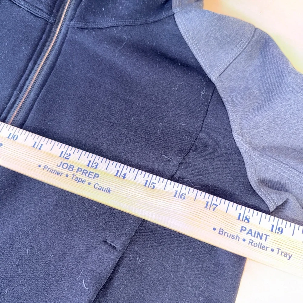 Lululemon Athletica Black and Gray Stretch-It Out Full Zip Hoodie - 6